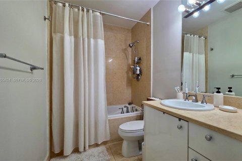 Copropriété à vendre à Aventura, Floride: 1 chambre, 84.91 m2 № 2019887 - photo 15