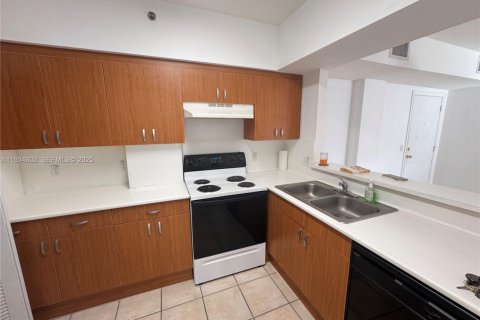 Купить кондоминиум в Майами, Флорида 3 спальни, 110.27м2, № 2054356 - фото 12