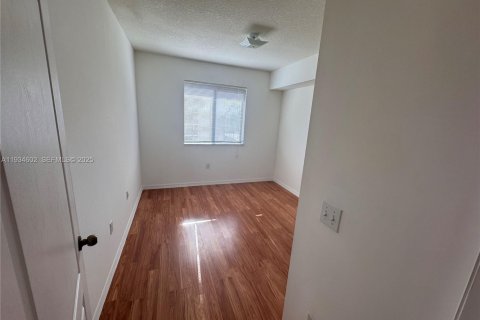 Купить кондоминиум в Майами, Флорида 3 спальни, 110.27м2, № 2054356 - фото 8