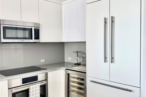 Condominio en alquiler en Miami, Florida, 2 dormitorios, 117.52 m2 № 1944060 - foto 5