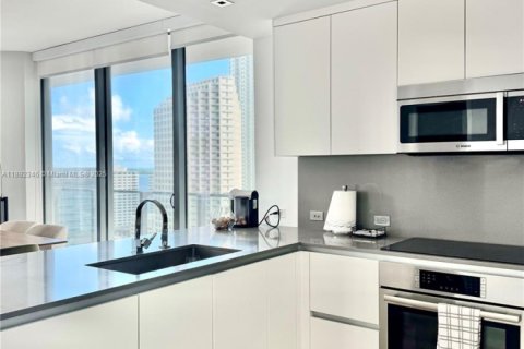 Condominio en alquiler en Miami, Florida, 2 dormitorios, 117.52 m2 № 1944060 - foto 4