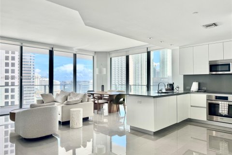 Condominio en alquiler en Miami, Florida, 2 dormitorios, 117.52 m2 № 1944060 - foto 1