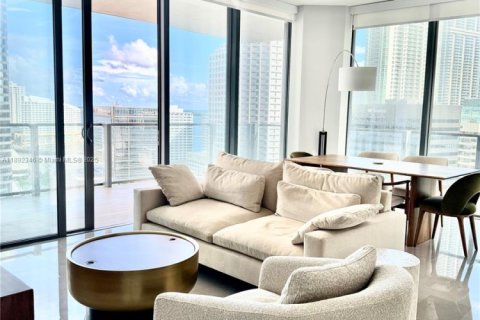 Condominio en alquiler en Miami, Florida, 2 dormitorios, 117.52 m2 № 1944060 - foto 11