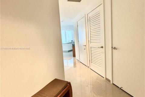 Condominio en alquiler en Miami, Florida, 2 dormitorios, 117.52 m2 № 1944060 - foto 9