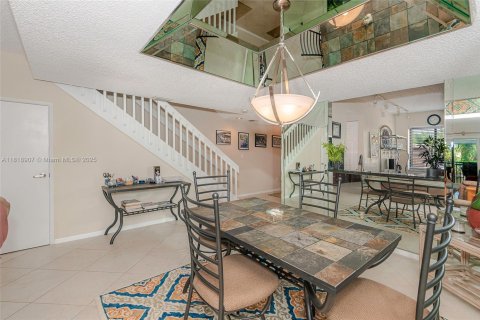 Condo in Delray Beach, Florida, 2 bedrooms  № 1779683 - photo 12