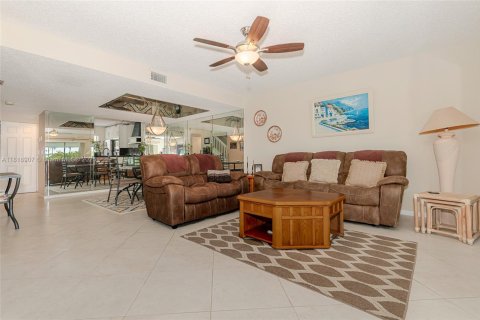 Condo in Delray Beach, Florida, 2 bedrooms  № 1779683 - photo 10