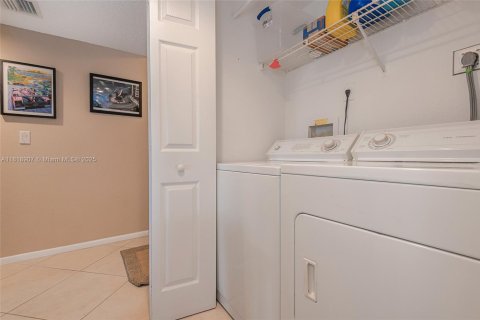 Condo in Delray Beach, Florida, 2 bedrooms  № 1779683 - photo 18