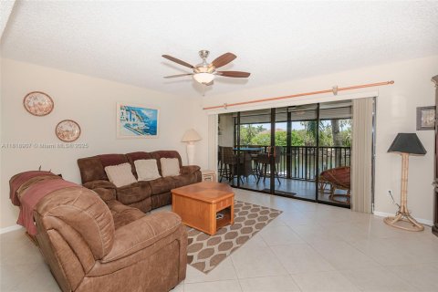 Condo in Delray Beach, Florida, 2 bedrooms  № 1779683 - photo 30