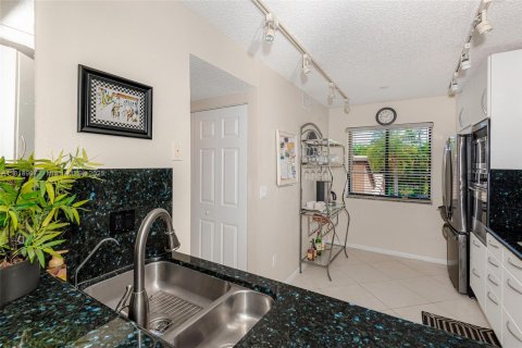 Condo in Delray Beach, Florida, 2 bedrooms  № 1779683 - photo 14