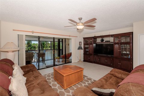 Condo in Delray Beach, Florida, 2 bedrooms  № 1779683 - photo 9