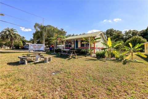Commercial property in Zephyrhills, Florida 75.81 sq.m. № 1803508 - photo 5