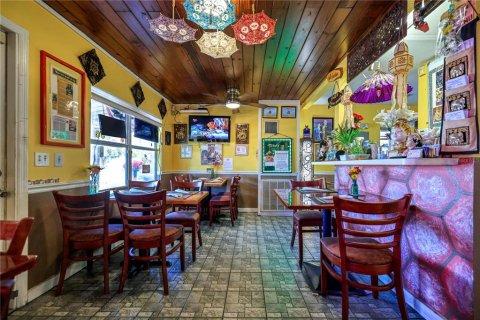 Commercial property in Zephyrhills, Florida 75.81 sq.m. № 1803508 - photo 12
