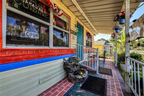 Commercial property in Zephyrhills, Florida 75.81 sq.m. № 1803508 - photo 7