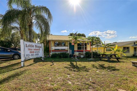 Commercial property in Zephyrhills, Florida 75.81 sq.m. № 1803508 - photo 2