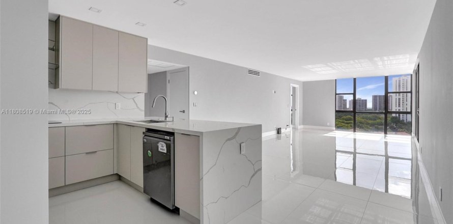 Condominio en Aventura, Florida, 2 dormitorios № 1746057
