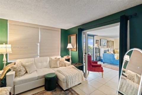 Купить кондоминиум в Авентура, Флорида 3 спальни, 149.57м2, № 2026837 - фото 11