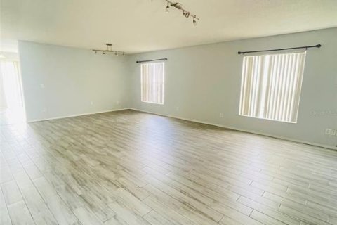 Villa ou maison à louer à Kissimmee, Floride: 4 chambres, 157.56 m2 № 2413958 - photo 6
