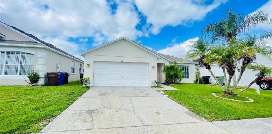 Villa ou maison à Kissimmee, Floride 4 chambres, 157.56 m2 № 2413958