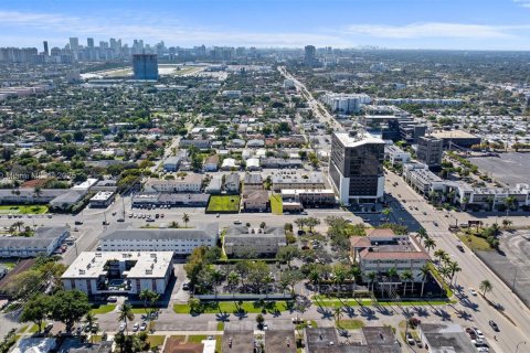 Condominio en venta en Hallandale Beach, Florida, 1 dormitorio, 64.1 m2 № 1811103 - foto 19