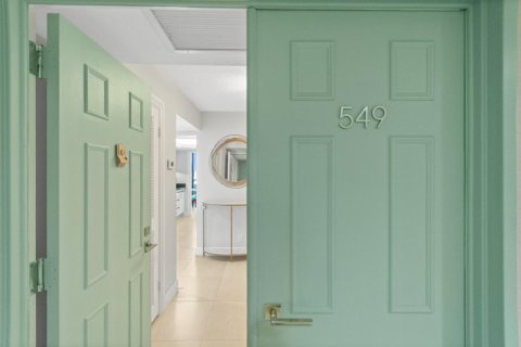 Condo in North Palm Beach, Florida, 2 bedrooms  № 2389916 - photo 26