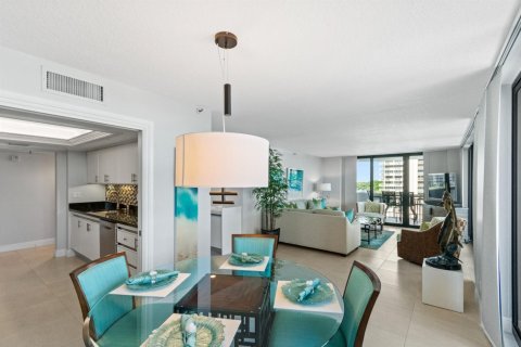 Condo in North Palm Beach, Florida, 2 bedrooms  № 2389916 - photo 7