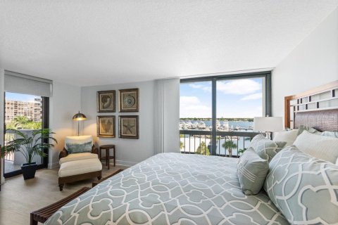 Condo in North Palm Beach, Florida, 2 bedrooms  № 2389916 - photo 10
