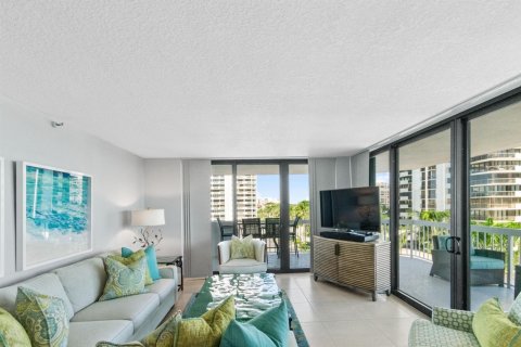 Condo in North Palm Beach, Florida, 2 bedrooms  № 2389916 - photo 5