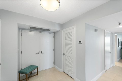 Condo in North Palm Beach, Florida, 2 bedrooms  № 2389916 - photo 28