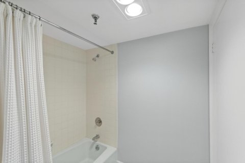 Condo in North Palm Beach, Florida, 2 bedrooms  № 2389916 - photo 23