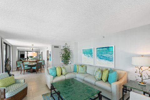 Condo in North Palm Beach, Florida, 2 bedrooms  № 2389916 - photo 2