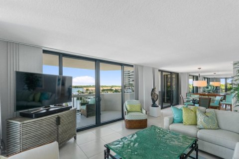 Condo in North Palm Beach, Florida, 2 bedrooms  № 2389916 - photo 3