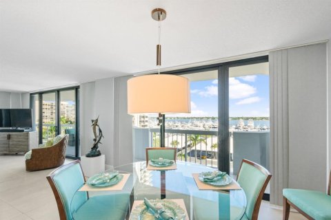 Condo in North Palm Beach, Florida, 2 bedrooms  № 2389916