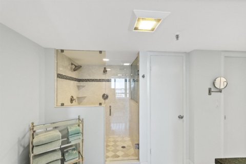 Condo in North Palm Beach, Florida, 2 bedrooms  № 2389916 - photo 12