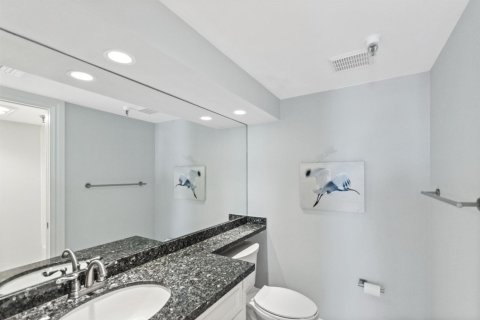 Condo in North Palm Beach, Florida, 2 bedrooms  № 2389916 - photo 22