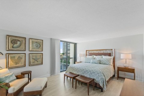 Condo in North Palm Beach, Florida, 2 bedrooms  № 2389916 - photo 9