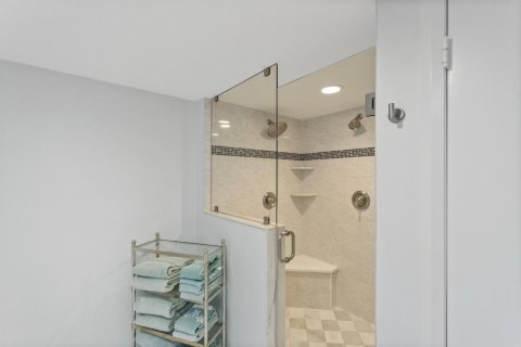 Condo in North Palm Beach, Florida, 2 bedrooms  № 2389916 - photo 13