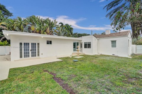 Villa ou maison à vendre à Biscayne Park, Floride: 3 chambres, 174.66 m2 № 2017340 - photo 16