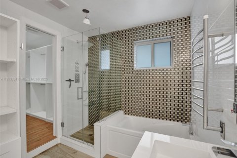 Villa ou maison à vendre à Biscayne Park, Floride: 3 chambres, 174.66 m2 № 2017340 - photo 27