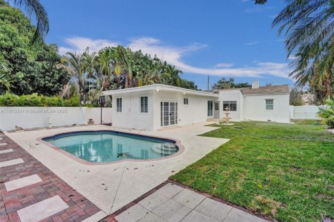 Villa ou maison à vendre à Biscayne Park, Floride: 3 chambres, 174.66 m2 № 2017340 - photo 17