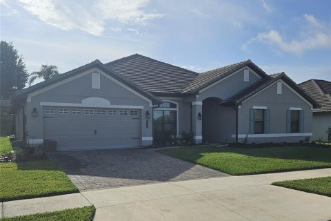 House in Auburndale, Florida 4 bedrooms, 289.2 sq.m. № 2227523
