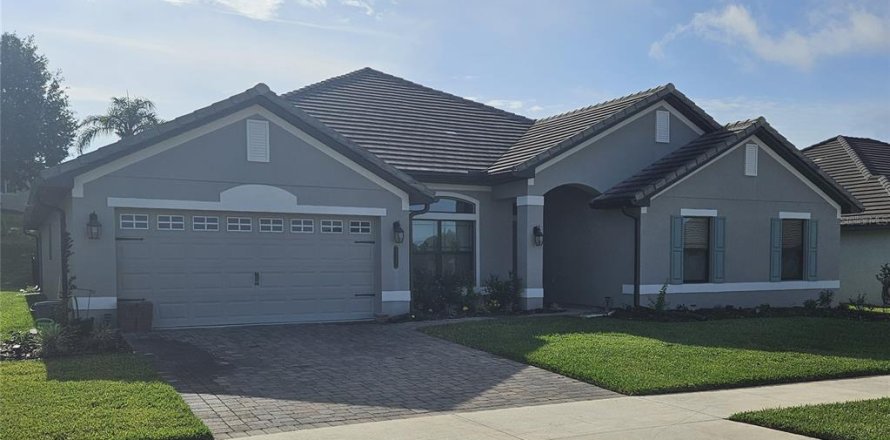 House in Auburndale, Florida 4 bedrooms, 289.2 sq.m. № 2227523