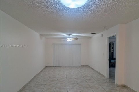 Condo in Weston, Florida, 2 bedrooms  № 1952468 - photo 6