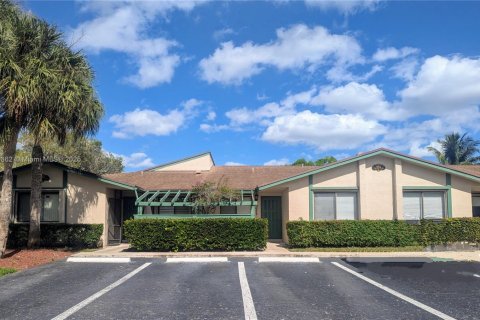 Condo in Weston, Florida, 2 bedrooms  № 1952468 - photo 1