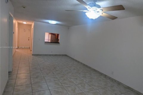 Condo in Weston, Florida, 2 bedrooms  № 1952468 - photo 7