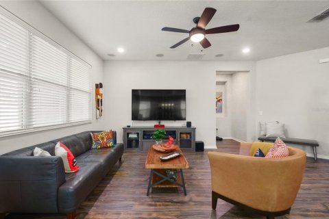 House in Winter Garden, Florida 3 bedrooms, 196.95 sq.m. № 1718719 - photo 25