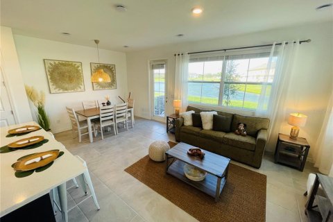 Townhouse in Davenport, Florida 3 bedrooms, 150.69 sq.m. № 2155802 - photo 8