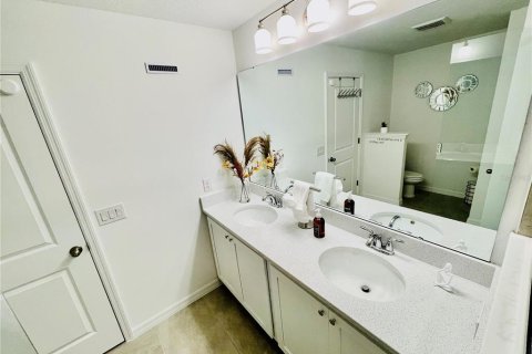 Townhouse in Davenport, Florida 3 bedrooms, 150.69 sq.m. № 2155802 - photo 25