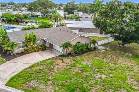 House in Tampa, Florida 3 bedrooms, 140.47 sq.m. № 1868990 - photo 7