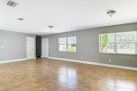 House in Tampa, Florida 3 bedrooms, 140.47 sq.m. № 1868990 - photo 17
