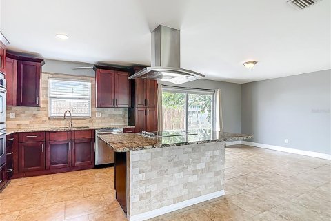 House in Tampa, Florida 3 bedrooms, 140.47 sq.m. № 1868990 - photo 28
